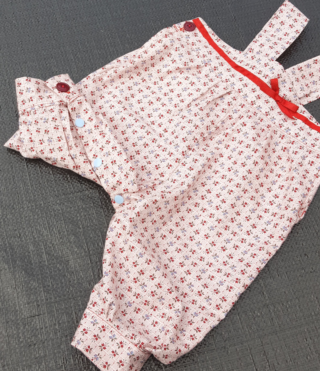 baby dungarees age 6 to 9 month