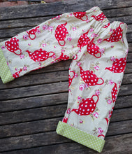 contrasting turn backs