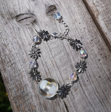 icily, daisy chain bracelet