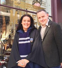 victoria from Harry Potter UK wear her scarf.