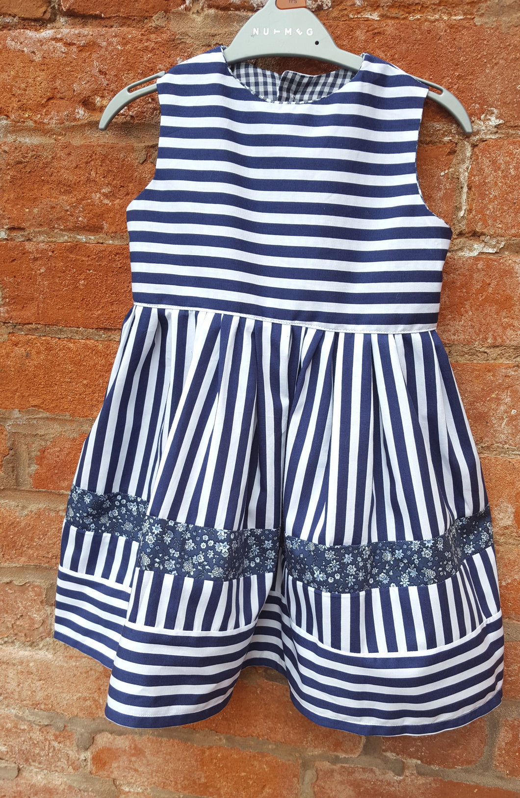 navy and white stripes