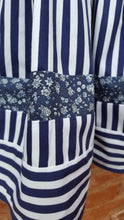 contrasting floral band