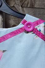 ribbon & button detail