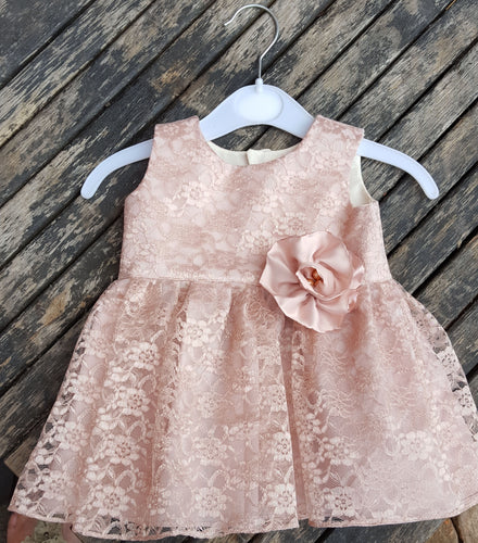 gorgeous baby bridesmaid