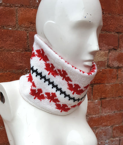 Canadian themed cowl