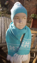 frosty design scarf set