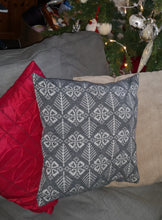 Nordic pine cushion