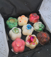 The Spirit of Christmas 9  seasonally scented  mini melts, sample box.