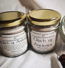 Dungeons & Dragons themed candle, add drama to your game play, enhance the fantasy.