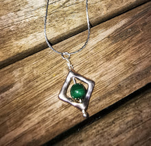 malachite fidget necklace