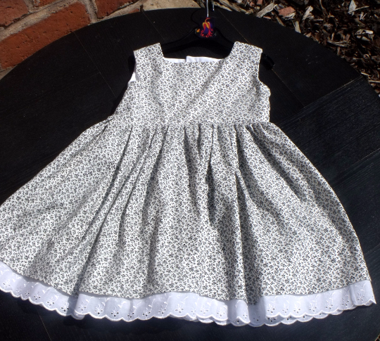 Dress size for 7 years old girl online